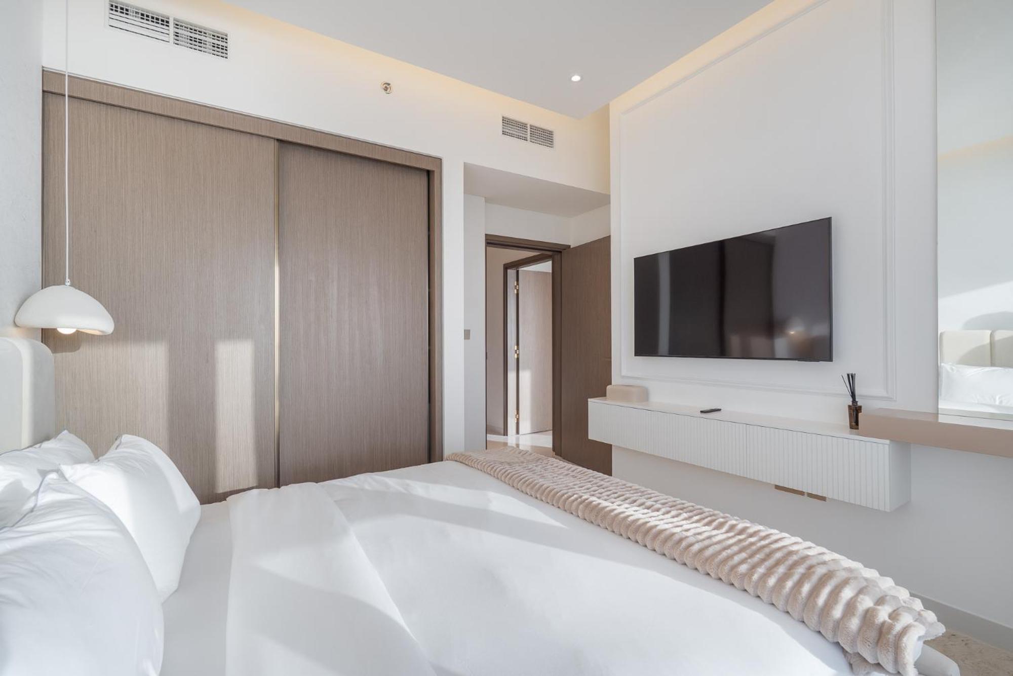 Appartement Grand Bleu I Private I Palm Jumeirah, Sea & Sky Views I Infinity Pool I Ps5 I By Skyline Serenity