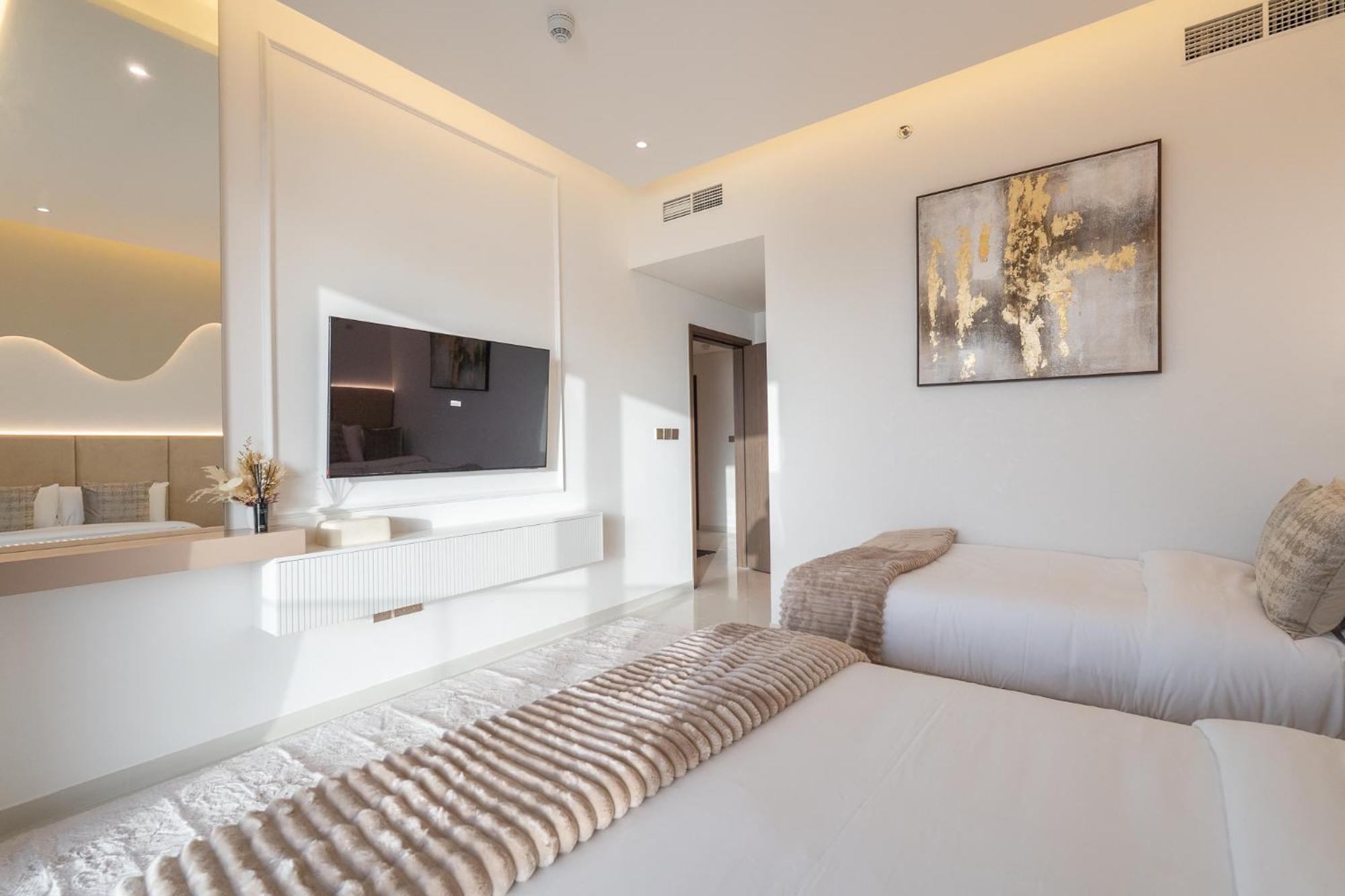 Appartement Grand Bleu I Private I Palm Jumeirah, Sea & Sky Views I Infinity Pool I Ps5 I By Skyline Serenity