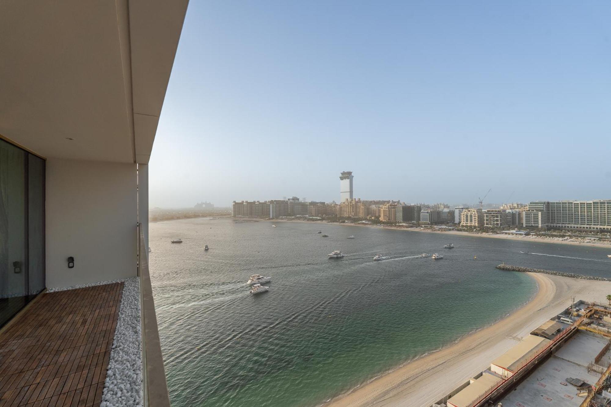 Appartement Grand Bleu I Private I Palm Jumeirah, Sea & Sky Views I Infinity Pool I Ps5 I By Skyline Serenity Dubai